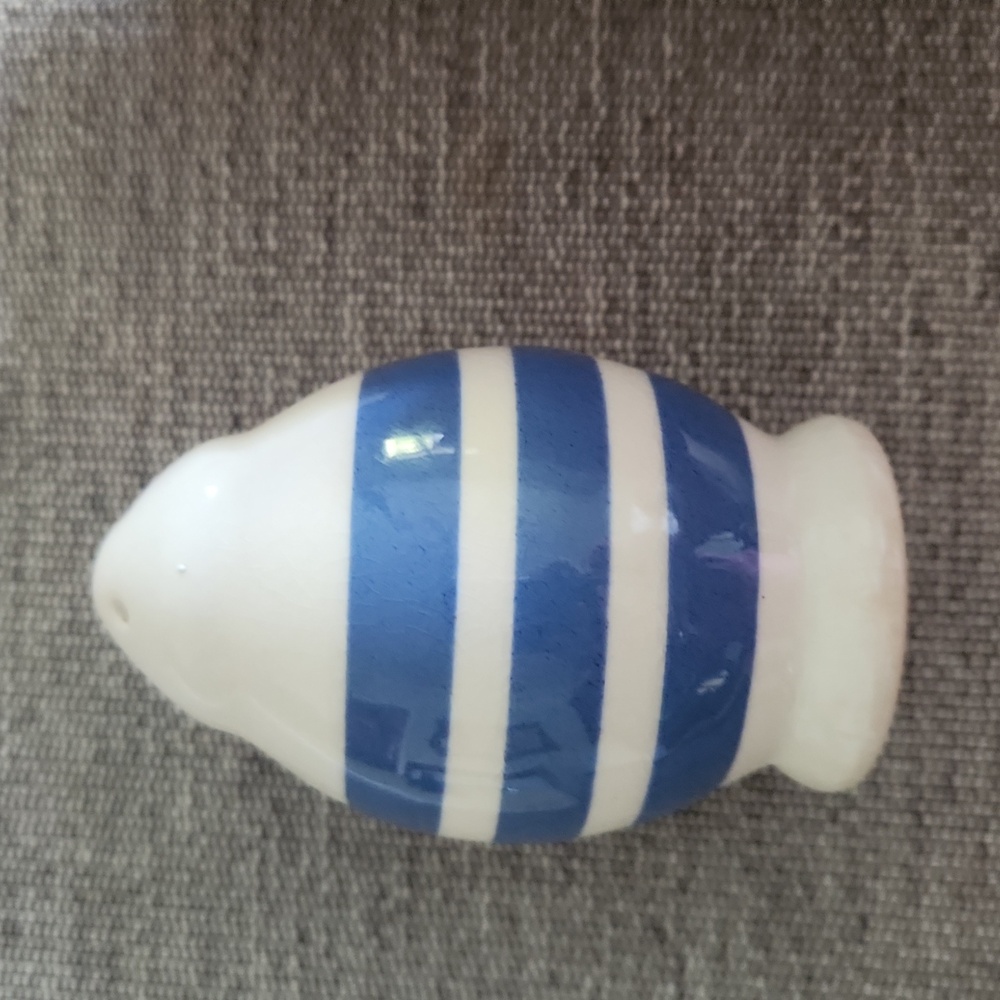 Cornishware Vintage Blue and White Stripe Egg Cup And Pepper Shaker - Picture 9 of 9